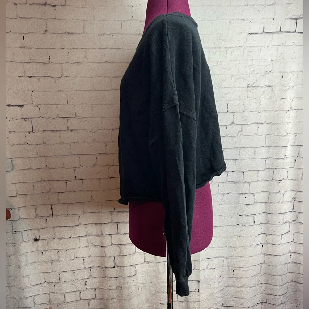 FP beach size large black cropped cotton sweatshirt - Picture 2 of 5